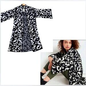 Anthropologie NWT Akemi + Kin Kimono Fuzzy Long One Size Flare Sleeve